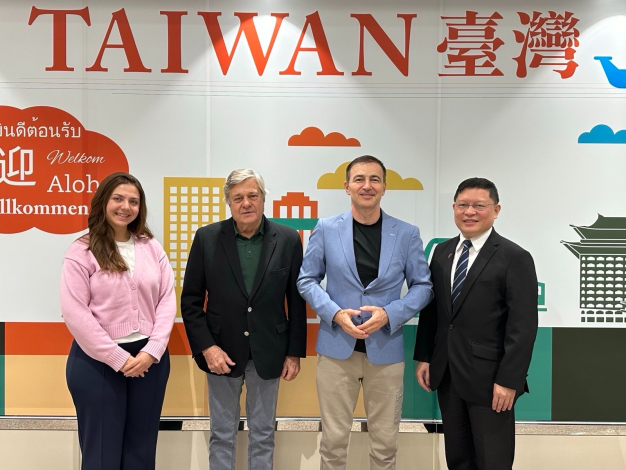 圖說：歐洲議會友台小組第一副主席柯契夫（右2）率團訪問台灣。
