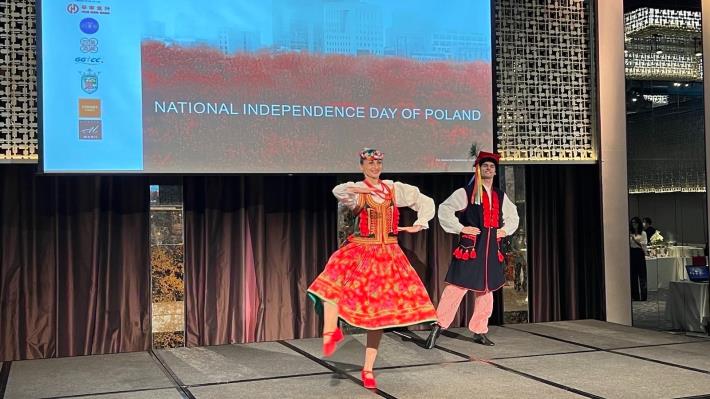 圖說四：波蘭表演團體展現傳統民族舞蹈Krakowiak及Oberek。