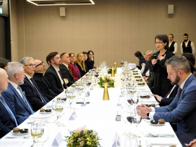 圖說四：蕭副總統當選人與立陶宛國會友台小組主席馬瑪竇（Matas Maldeikis）等友台議員午宴。