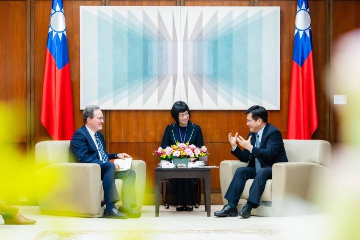 圖說一：外交部長林佳龍接見「澳洲雪梨大學美國研究中心」（USSC）執行長葛林（Michael Green）。
