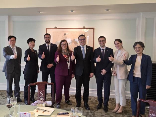 圖說二：外交部政務次長陳明祺歡迎盧森堡國會議員薇特（Stéphanie Weydert，左四）率團訪台。