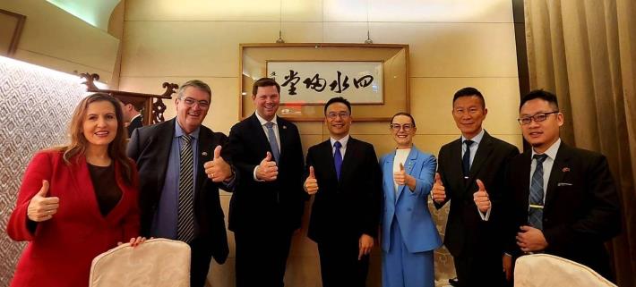 圖說：外交部亞東太平洋司司長藍夏禮（右四）偕員代表外交部歡迎澳洲新南威爾斯州議員團訪台。