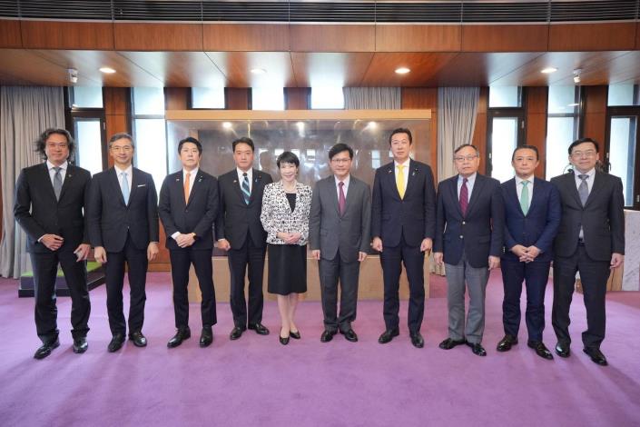 圖說三：外交部長林佳龍與日本前經濟安全保障擔當大臣高市早苗眾議員一行合影。