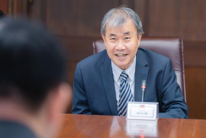 圖說二：教育部長鄭英耀與外交部長林佳龍研商合作推動「先鋒人才培育專案」。