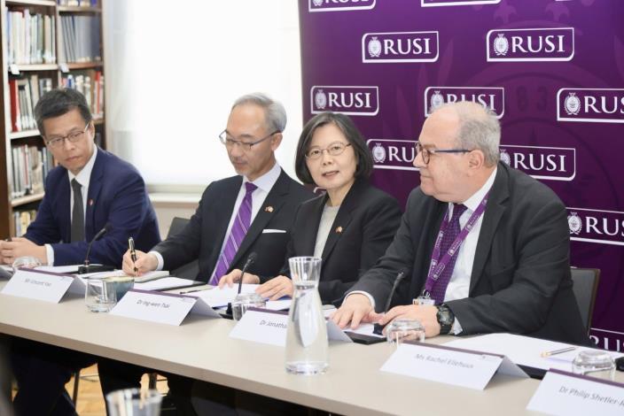 圖說五：蔡英文前總統出席英國王家三軍聯合國防研究所（RUSI）座談。