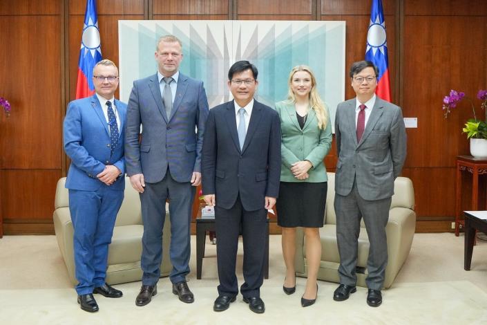 圖說一：外交部長林佳龍接見歐洲議會議員團乙行。