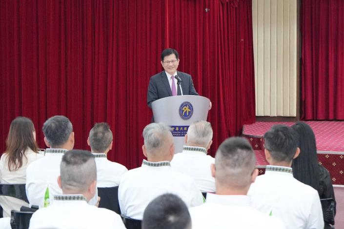 圖說一：外交部長林佳龍為「2025大洋洲國際烹飪藝術挑戰賽」授旗儀式致詞。