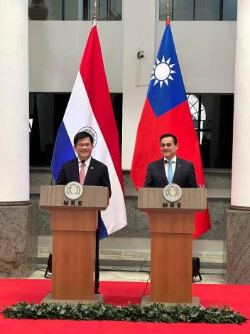 圖說二：外交部長林佳龍與巴拉圭外交部長拉米雷斯（Rubén Ramírez）共同主持記者會。