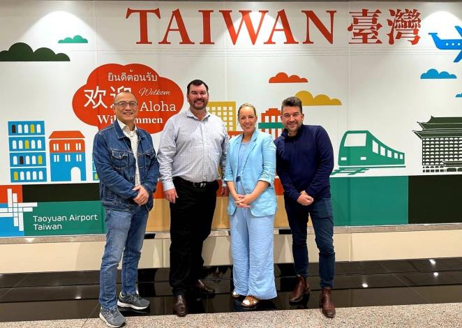 圖說：左起為劉忠（Trung Luu）參議員、泰福（Sam Telfer）眾議員、席芮妮（Renee Heath）參議員及牛喬許（Josh Bull）眾議員。