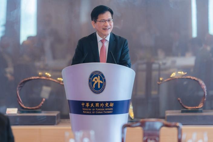 圖說二：外交部長林佳龍致詞歡迎愛爾蘭跨黨派國會議員訪問團。