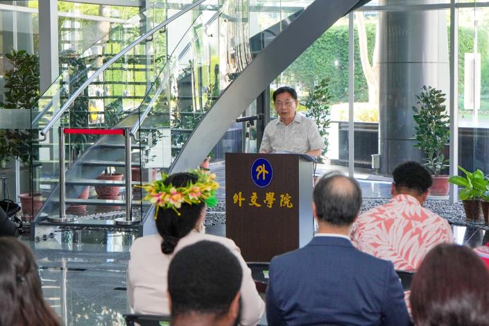 圖說二：外交部常務次長葛葆萱歡迎學員來台參訓，並強調「原民外交」為「總合外交」重要一環。