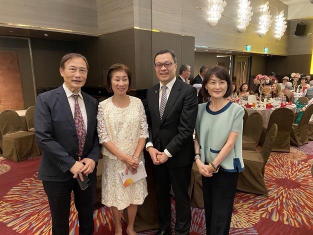 圖說三：外交部政務次長陳明祺（右二）及中南美洲台灣商會聯合總會總會長林幸昭（左二）與與會來賓合影。