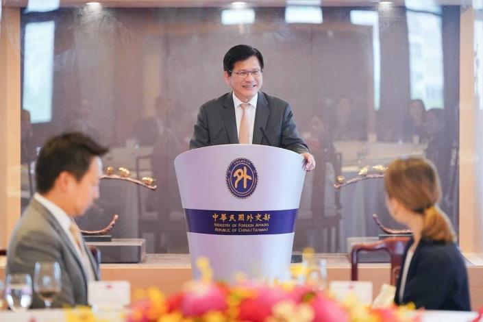 圖說一：外交部長林佳龍向「印太安全研究所」（Institute for Indo-Pacific Security, IIPS）訪問團致詞。