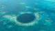 圖說四：俯瞰貝里斯大藍洞（Great Blue Hole）美景。