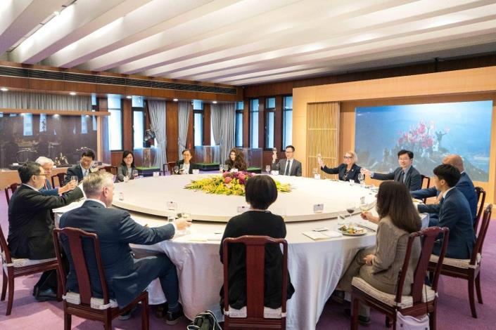 圖說三：外交部政務次長陳明祺款宴美國新英格蘭地區州議會領袖訪問團。