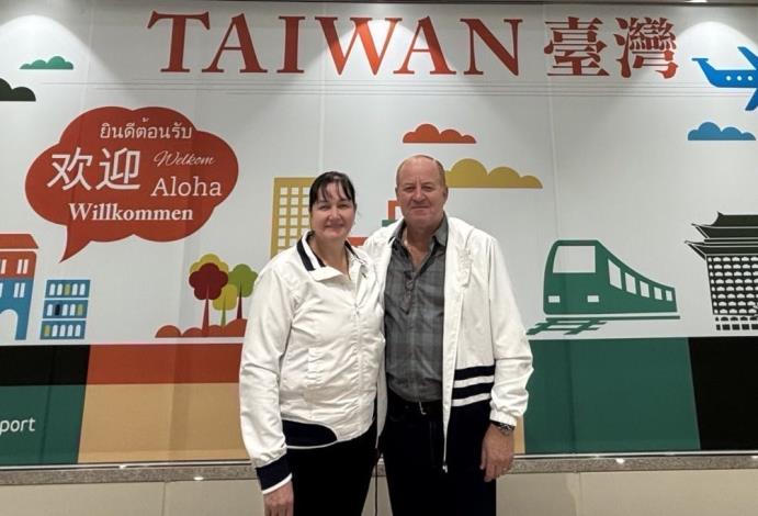 圖說：巴拉圭伊泰布省省長貝雷拉（Javier Pereira，右）夫婦應邀訪台。