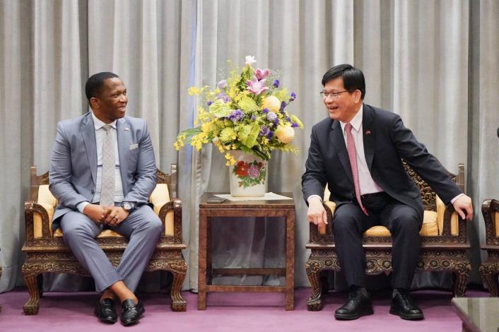 圖說二：外交部長林佳龍與史瓦帝尼王國眾議院議長馬布札（Jabulani Mabuza）晤談。