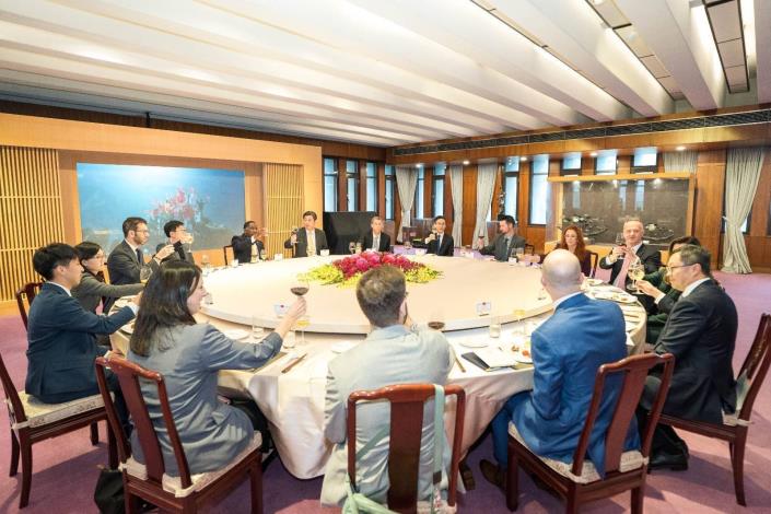 圖說四：外交部政務次長陳明祺款宴美國「全美州議會聯合會」（NCSL）訪問團。