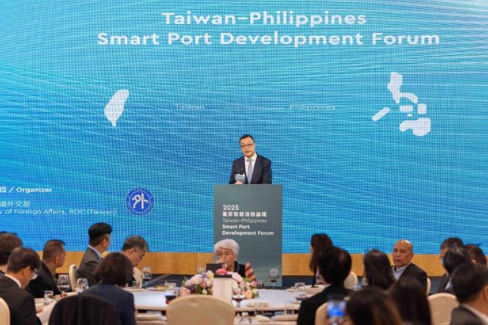 圖說一：外交部政務次長陳明祺在「臺菲智慧港務論壇」迎賓晚宴開幕致詞。