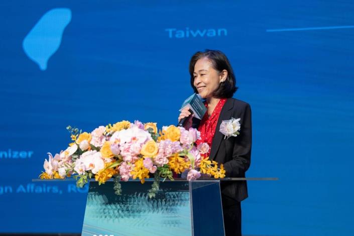 圖說三：外交部國際合作及經濟事務司司長連玉蘋在「臺菲智慧港務論壇」開幕致詞。