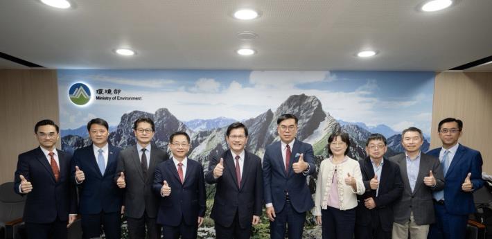 圖說二：外交部與環境部共同推動碳權合作，促請國際社會將台灣納入全球氣候治理體系。