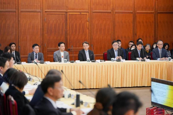 圖說二：我國三位「亞太經濟合作」（APEC）企業諮詢委員會（ABAC）代表（宏碁公司董事長陳俊聖、台灣大哥大總經理林之晨及廣達電腦技術長張嘉淵）與會。