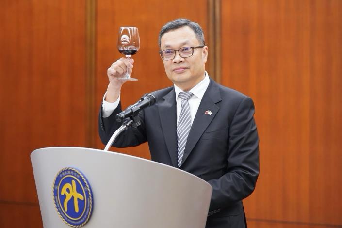 圖說一：外交部政務次長陳明祺歡迎並祝福訪團此行成果豐碩。