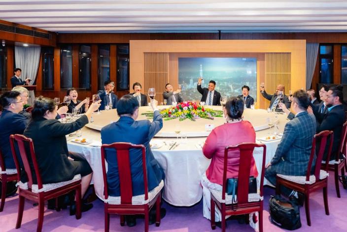圖說二：外交部長林佳龍設宴款待吐瓦魯國交通、能源、通訊及創新部部長柯飛（Simon Kofe）訪問團。