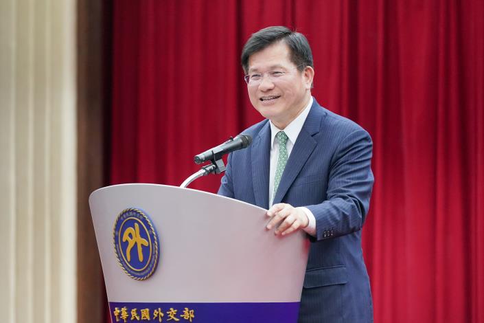 圖說一：外交部長林佳龍受邀在「臺灣國際青年大使協會」成立大會致詞。
