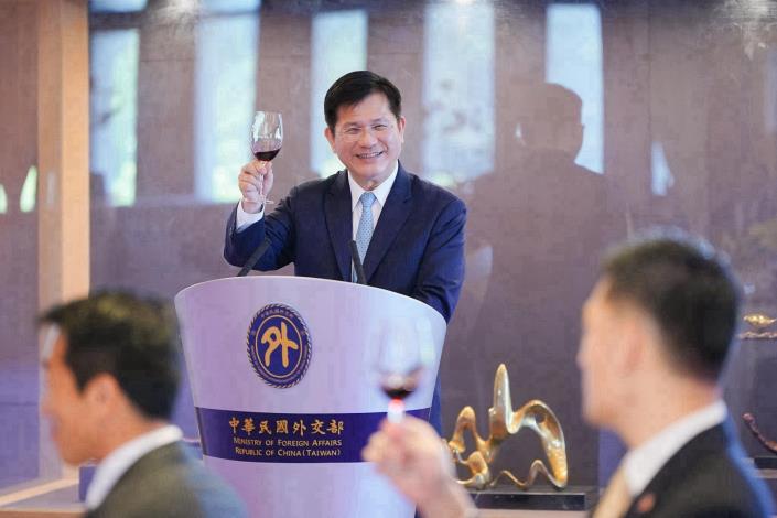 圖說一：外交部長林佳龍款宴巴拿馬跨黨派國會議員訪問團。
