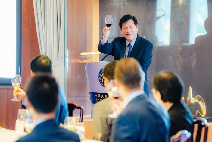 圖說二：外交部長林佳龍午宴致詞及舉杯歡迎。