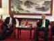 圖說四：外交部政務次長吳志中於機場歡送史國總理戴羅素（H. E. Russell Dlamini）。