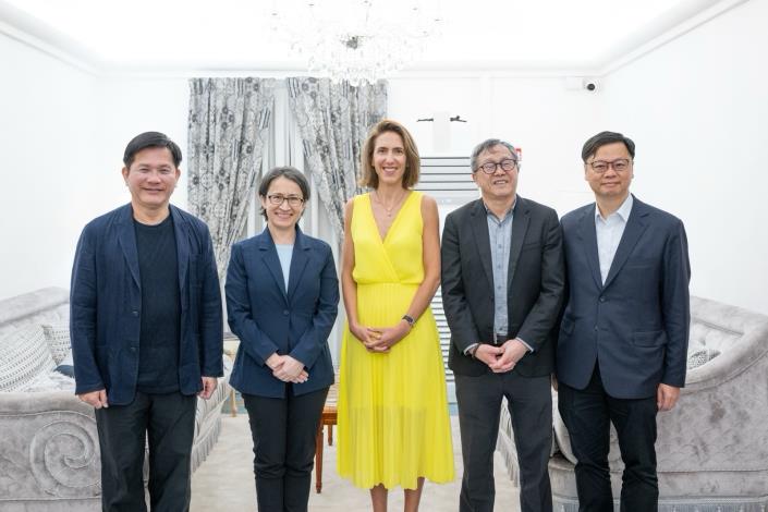 圖說六：蕭美琴副總統（左二）與外交部長林佳龍（左一）在停留文托泰內期間，會晤歐洲議會復興歐洲黨團主席、議員阿耶（Valérie Hayer，中）。