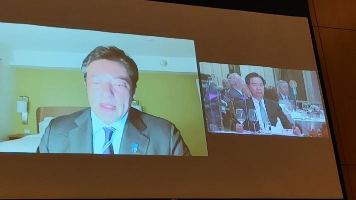 圖說十：日本前防衛副大臣及前外務副大臣中山泰秀於晚宴以視訊方式發表演說。