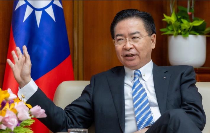 圖說二：外交部長吳釗燮於專訪中強調台海的和平與穩定跟全球政經情勢息息相關。