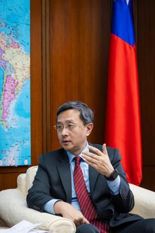 圖說二：外交部政務次長李淳表示，面對中國企圖介入我國選舉，必須嚴加防範。