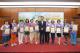 圖說二：外交部長吳釗燮頒發臺北賓館志工感謝狀並與受獎者合影。