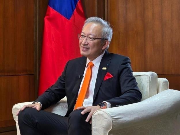 圖說二：外交部政務次長吳志中指出，台灣積極進行國防改革及國際合作，應對中國威脅。