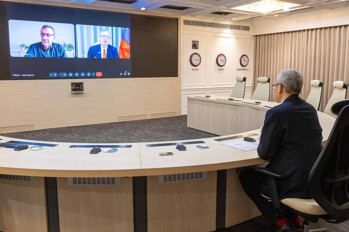 圖說二：外交部政務次長吳志中強調，台灣將持續強化自我防衛，並與國際夥伴攜手合作，展現維護民主與區域和平的堅定立場。