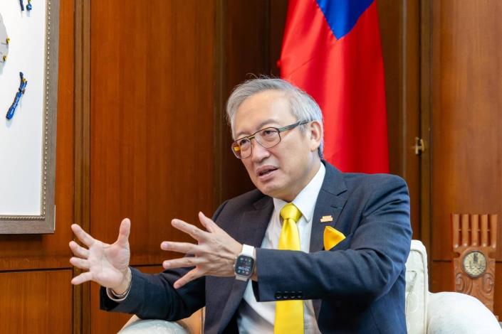 圖說二：外交部政務次長吳志中闡述台德深厚互信與台灣半導體產業戰略價值，指出台灣持續深化與民主夥伴關係，共同維護印太區域穩定。