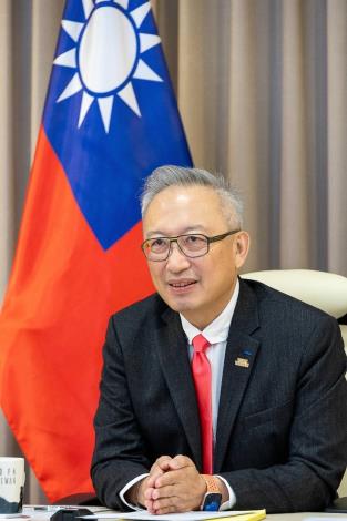 圖說二：外交部政務次長吳志中強調，台灣是展現民主韌性與自由價值的解方，象徵自由世界的關鍵力量。