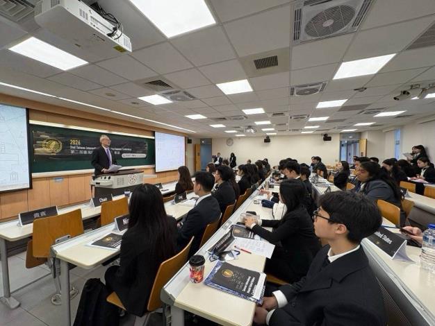 圖說三：活動開幕式逾40名青年學子踴躍參與。
