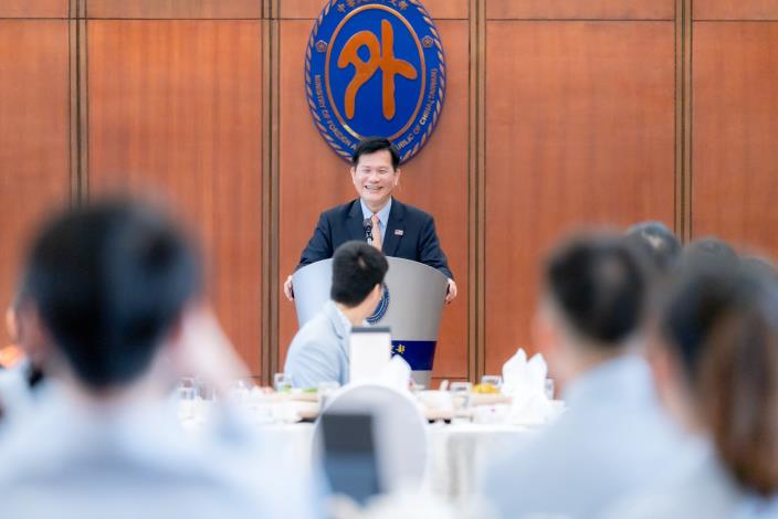 圖說二：外交部長林佳龍主持國際青年大使午宴。