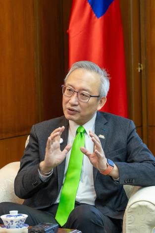 圖說二：外交部政務次長吳志中表示，台歐共享民主自由，藉對烏克蘭的支持，展現對抗威權擴張的決心。