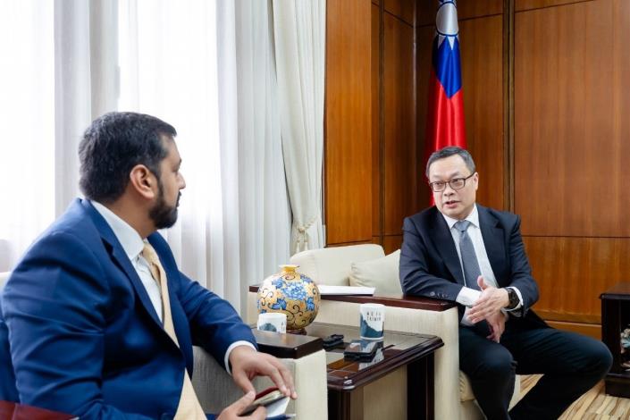 圖說二：外交部政務次長陳明祺強調，台灣的重要性在於關鍵的地理位置及得來不易的民主制度。