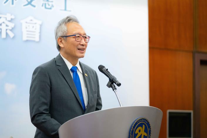 圖說一：外交部政務次長吳志中於志工年度感恩茶會上致詞。