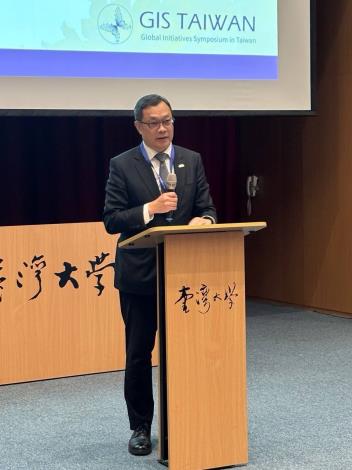 圖說一：外交部政務次長陳明祺出席臺大「全球集思論壇」閉幕式並擔任講者。
