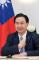 圖說二：吳部長向記者展示別具意義的袋鼠別針。