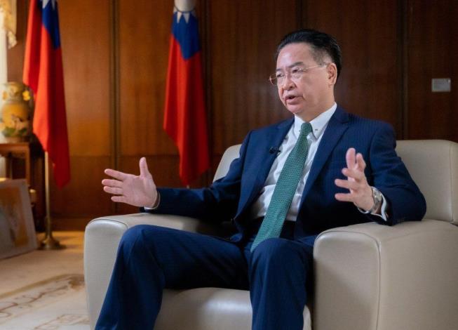 圖說二：吳部長呼籲民主國家陣營合力確保關鍵技術及供應鏈不落入中國之手。
