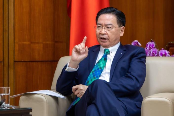 圖說二：外交部長吳釗燮在專訪中呼籲台日兩國持續拓展對話及合作空間。 